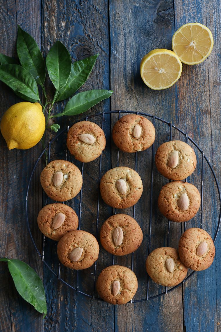 Cookies with Sweet Myzithra and lemon