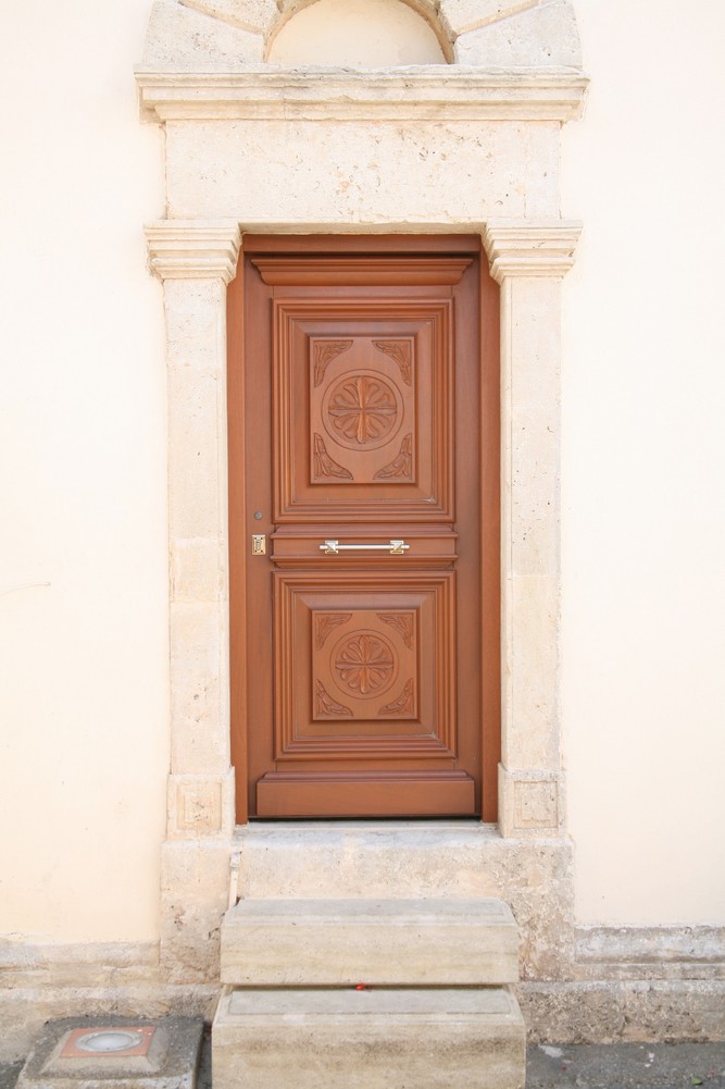 Εκκλησιαστική πόρτα 